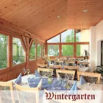 Landgasthof Zwickl * דגנדורף
