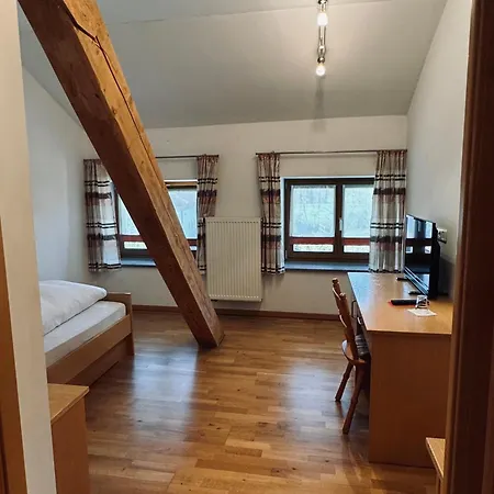 Landgasthof Zwickl מלון